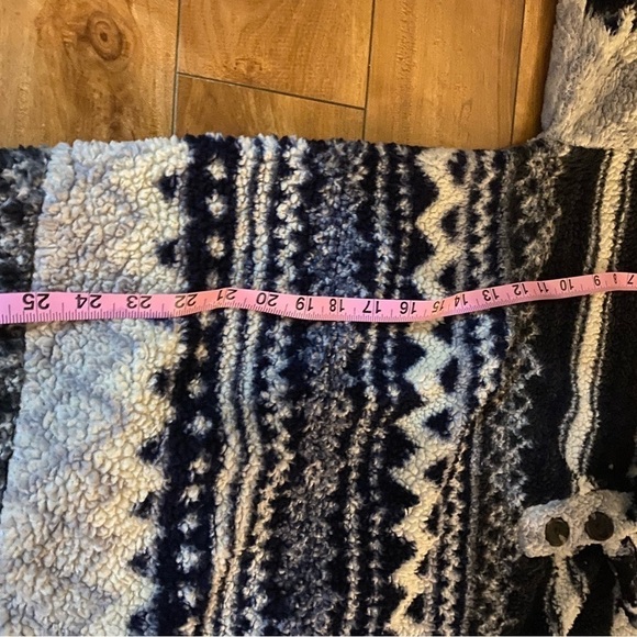 Como Vintage Plus Size Blue and White Sherpa Sweater - Picture 7 of 7